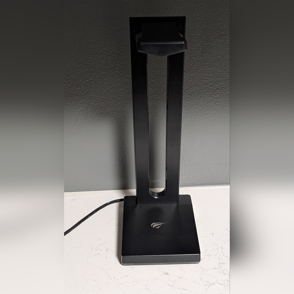 RGB Headphones Stand, 3.5mm AUX, 2 USB Ports, for Gamers